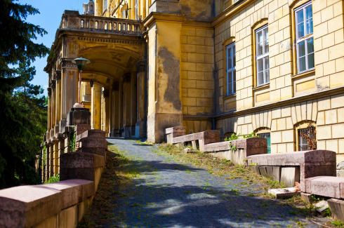 <h1>Az Országos Pszichiátriai és Neurológiai Intézet (OPNI) öt évvel ezelőtt zárta be kapuit. </h1> <h1>Az Országos Pszichiátriai és Neurológiai Intézet (OPNI) öt évvel ezelőtt zárta be kapuit. </h1>