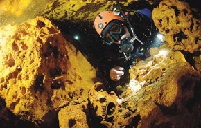 A maja birodalom nyomait keresik a több száz kilométeres víz alatti barlangrendszerben