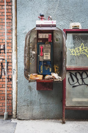 Mese a telefonról, amelyik enni ad