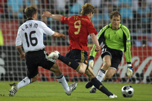 <h1>Fernando Torres a mindent eldöntő gólt lövi a német kapuba a 2008-as Eb döntőjében</h1> <h1>Fernando Torres a mindent eldöntő gólt lövi a német kapuba a 2008-as Eb döntőjében</h1>