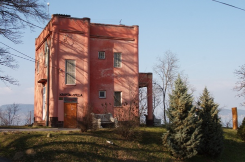 <h1>A Kripta-villa Fonyódon</h1> <h1>A Kripta-villa Fonyódon</h1>