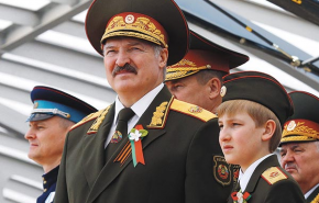 Obamáékkal pózolt, az ENSZ-közgyűlésen is részt vett a kis Lukasenko