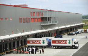 Spar-tervek: Előre menekül az osztrák multi