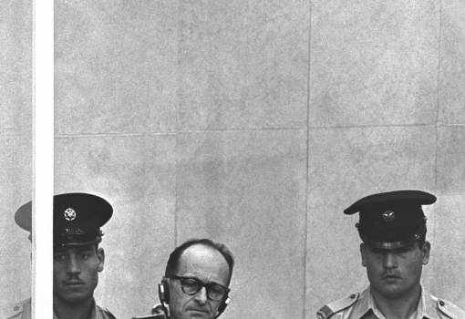 <h1>Eichmann a vádlottak padján</h1>-