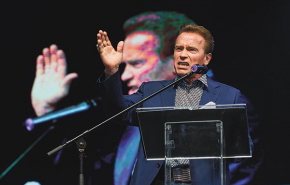 Schwarzenegger Budapesten: óriási gázsiért, félház előtt