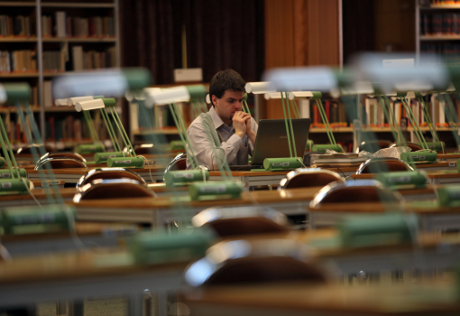 <h1>Országos Széchényi Könyvtárba – sokan a társaság, mások a számukra egyébként elérhetetlen olvasnivaló miatt jönnek</h1>-