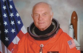 Elment az első amerikai, aki űrhajójával megkerülte a Földet