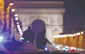 A vasárnapi elnökválasztásra is hatással lehet a párizsi terrortámadás