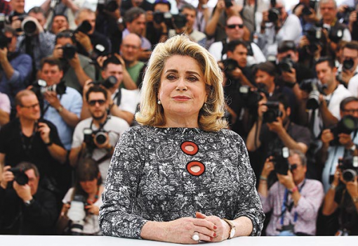 <h1>Catherine Deneuve utálja a szelfizést - Forrás: Profimedia</h1>-