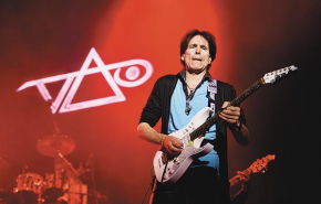 Földre szállt gitáristenség - Steve Vai