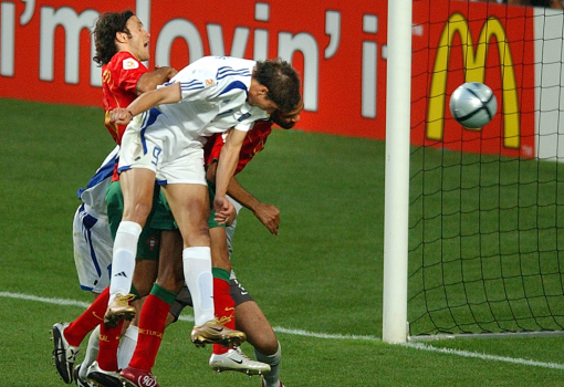 <h1>Hariszteasz a fellegekben. Fejes gólja a 2004-es lisszaboni Eb döntőjében</h1>-