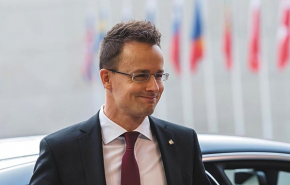 Szijjártónál alkalmasabbat nem is találhattak volna