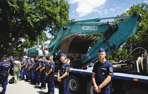 Robotzsaruk és ütőemberek a Ligetben