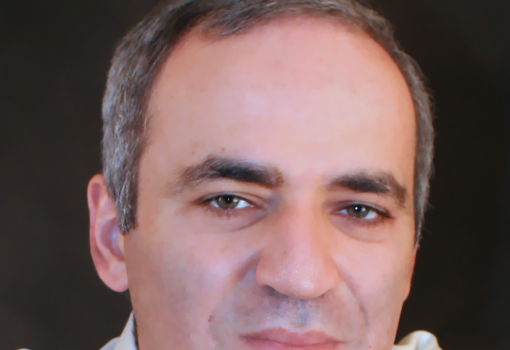 <h1>Kaszparov</h1>-