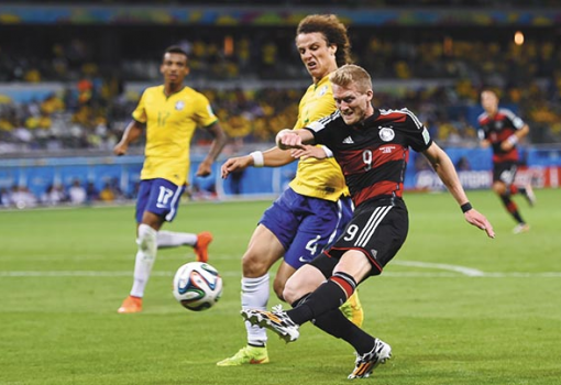 <h1>Négy éve a németek 7-1-re kiütötték a brazilokat a vb-elődöntőben. Sokak szerint idén a döntőben találkoznak majd - Fotó: Fabrice Coffrini, AFP</h1>-