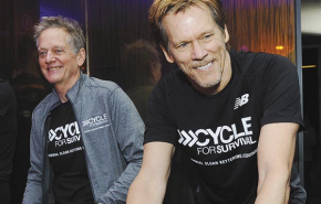 Nemes célért szállt biciklire Kevin és Michael Bacon