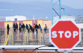 Vasfüggöny: értelmetlen és kegyetlen