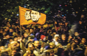  Közfelháborodásra gyűlik a tömeg
