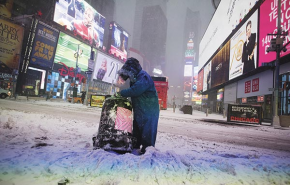 Képünkön a Time Square ismeretlen arcát mutatja