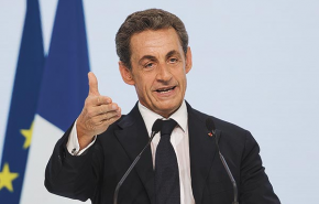 Sarkozy különös marketingfogással népszerűsíti új könyvét
