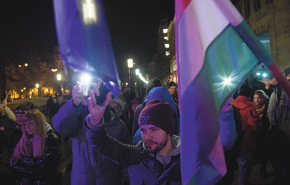 Orbán lekapcsolná a Tiborcz-lámpákat