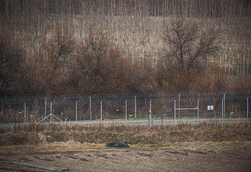 <h1>A magyar menekültpolitika jelképe: a GYODA. A horgosiak szerint, ha nem volna a kerítés, már ők sem volnának itt. - Fotó: Draskovics Ádám</h1>-
