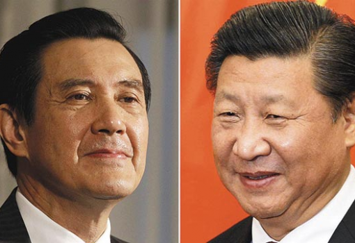 <h1>Ma Jing-dzsou /balra/ tajvani és Hszi Csin-ping kínai elnök</h1>-