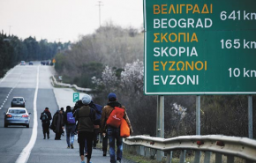 Feltorlódnak a migránsok - Belgrád vagy Berlin csak álom, Evzoni a realitás