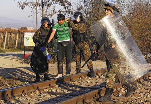 <h1>Jelenet a macedón-görög határon - Fotó: Alexandros Avramidis, Reuters</h1>-