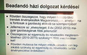 Elvesztegetett évek: el se lehet téveszteni, mire gondolt Matolcsy, odaírták zárójelben