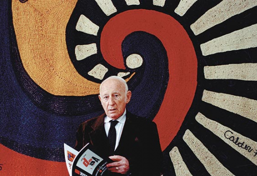 <h1>Kövesdy Pál - a falon egyik nagy kedvence, amitől sosem akart megválni, egy Alexander Calder-gobelin</h1>-