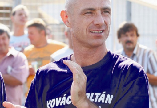 <h1>Kovács Zoltán</h1>-